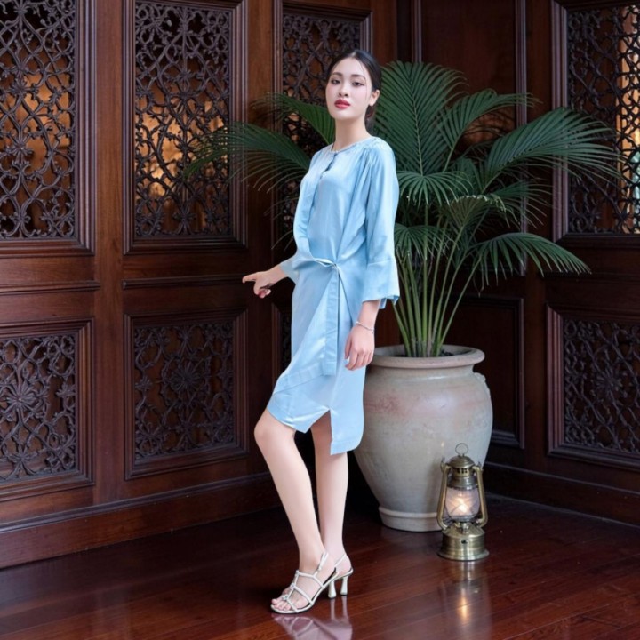 Blue-gray embroidered Ha Bao Silk dress